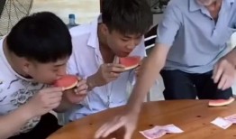 欢乐吃瓜搞笑视频下载免费,搞笑视频免费下载，笑出腹肌的欢乐时光